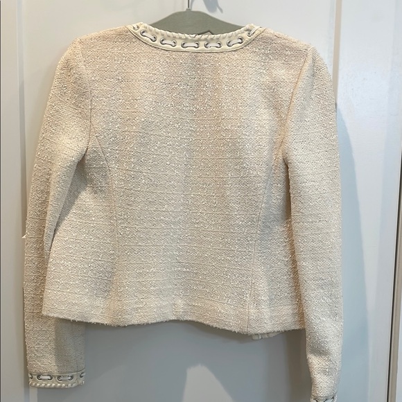 St. John Couture Cream Tweed Jacket - 4 - Picture 6 of 10